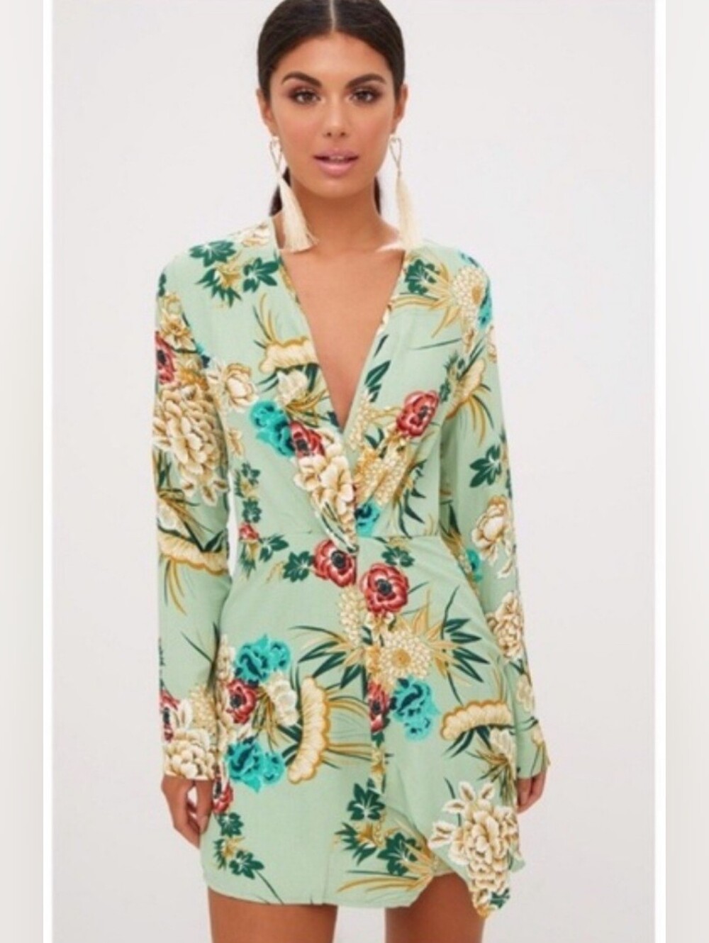 PRETTYLITTLETHING Floral Mint Green V-Neck Mini Faux Wrap Dress Sz 4 Coquette